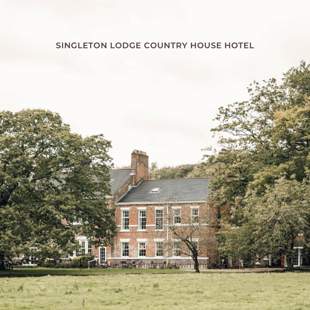 Singleton Lodge Country House Hotel Poulton-le-Fylde Экстерьер фото