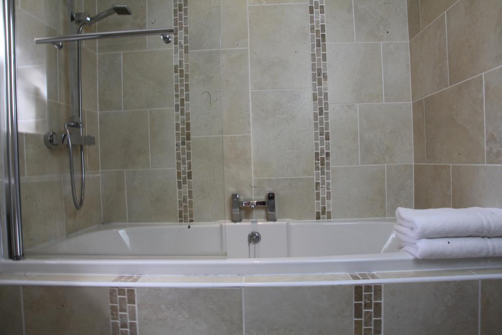 Singleton Lodge Country House Hotel Poulton-le-Fylde Номер фото